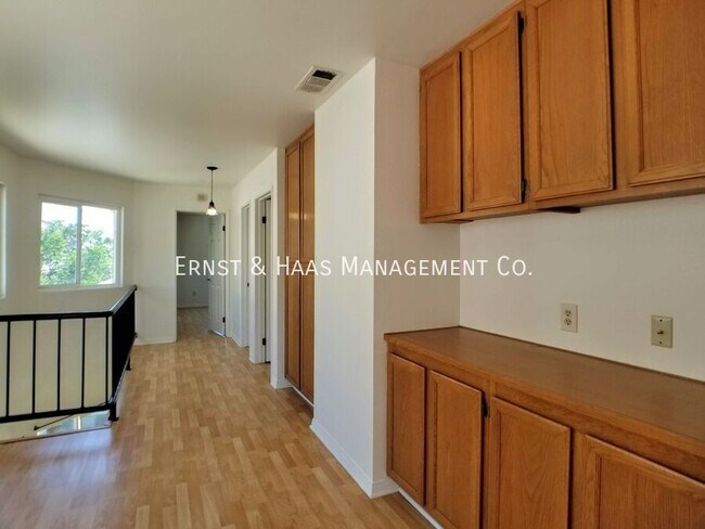 Building Photo - 3824 Golden Ave
