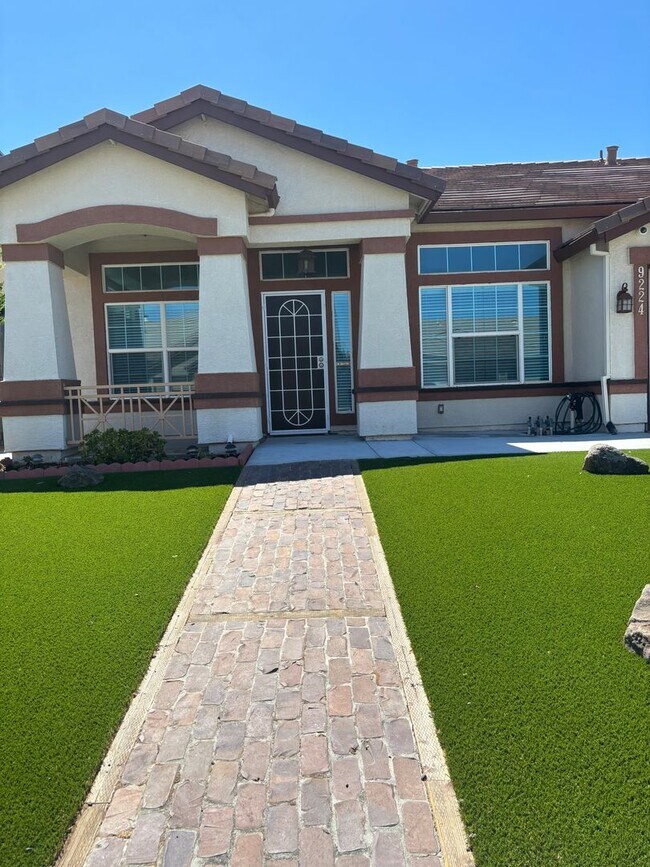Building Photo - BEAUTIFUL 4-BEDROOM HOME IN ELK GROVE!!