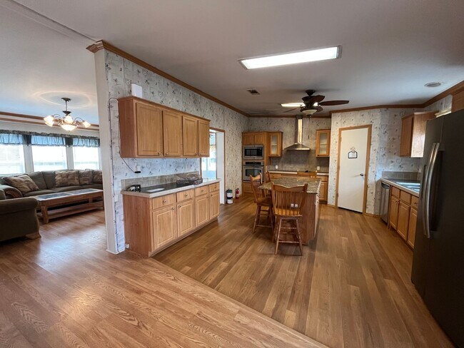 Building Photo - Spacious 4-Bedroom, 2-Bath Manufactured Home for Rent in Mayo, FL – 2350 Sq Ft