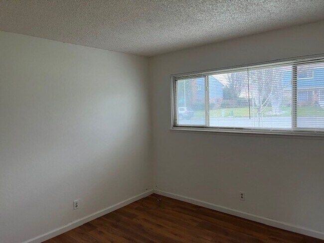 Building Photo - Condo: 2 Bedroom / 1 Bathroom - Citrus Heights