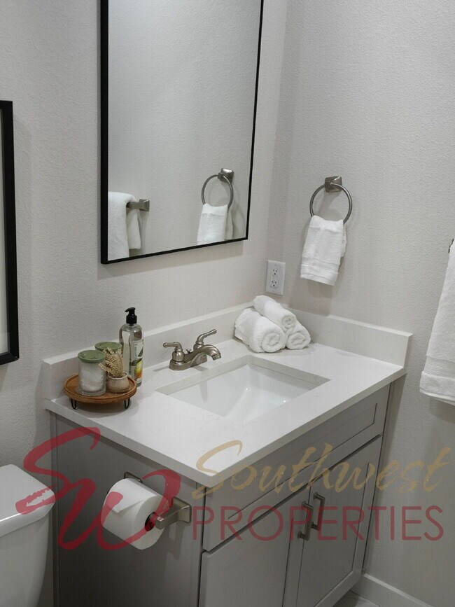 Building Photo - FULLY FURNISHED, close to campus 3 bedroom 2.5 bath Cowboy Casita!