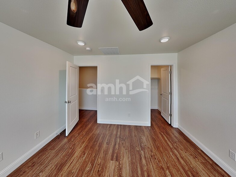 Building Photo - 707 Terrain Star Ave