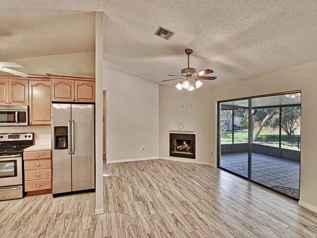 Building Photo - 915 Marigold Ln