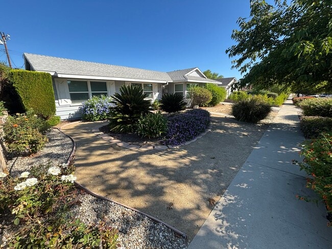 Primary Photo - Beautifully Remodeled Single-Story 3-Bedro...