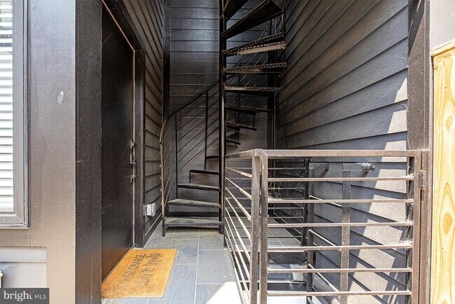 Building Photo - 1219 Wylie St NE