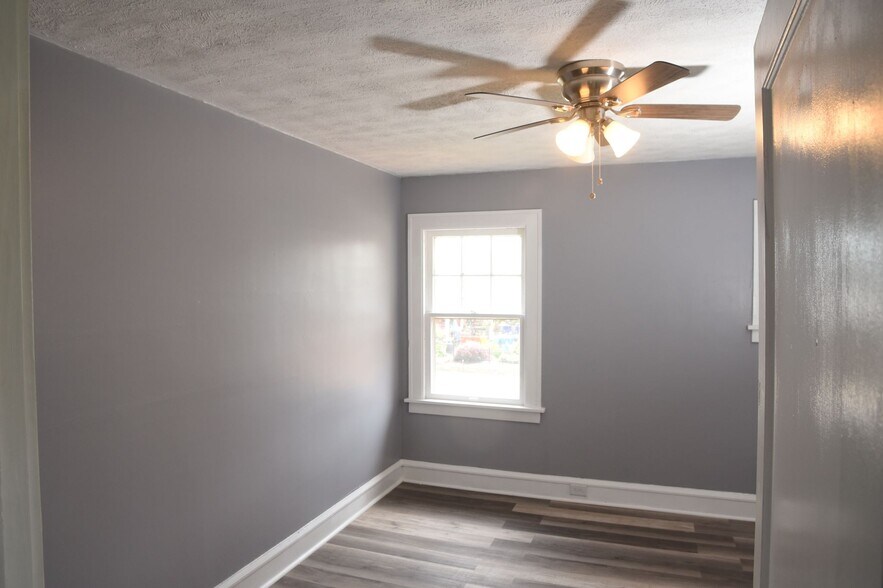 Building Photo - 13407 Cedar Rd