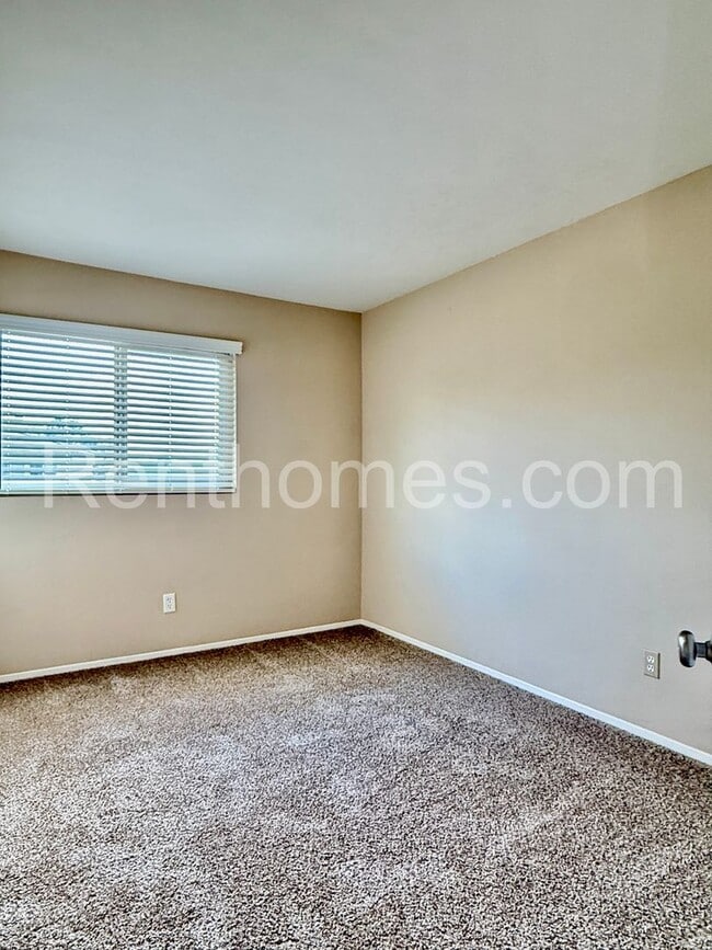 Building Photo - 13534 Longfellow Ln