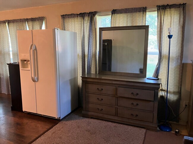 Building Photo - 720 Alexander St