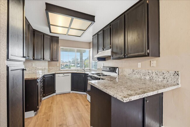 Building Photo - 8138 Sonoma Hills Way