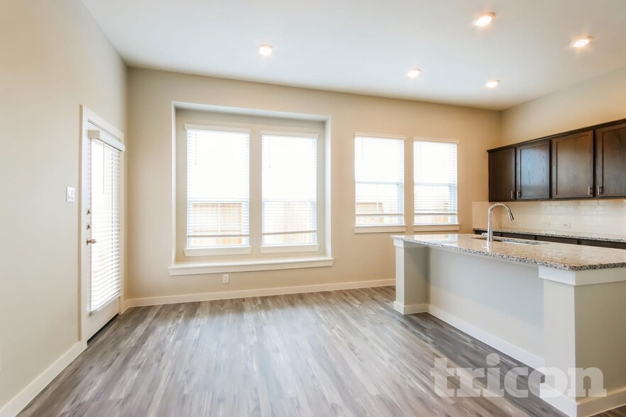 Building Photo - 22613 Terrazzo Dr