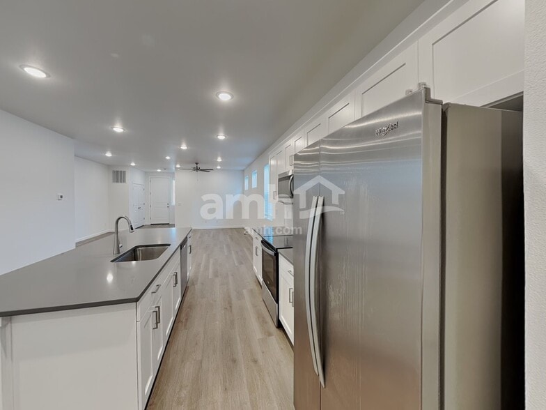 Building Photo - 23553 E 3rd Pl