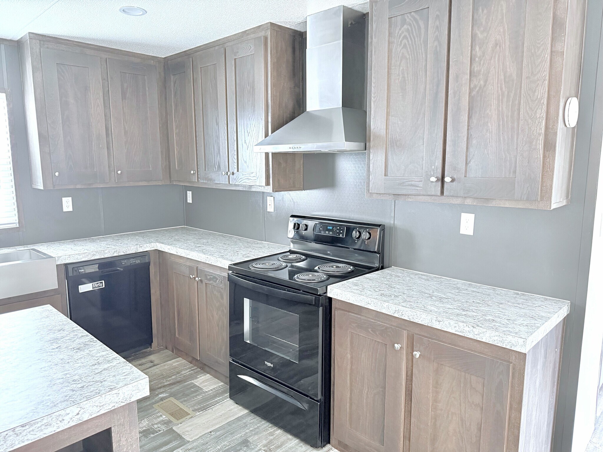 Building Photo - 117 Betty St