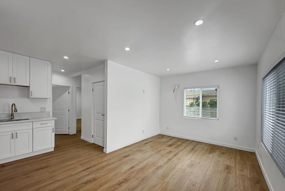 Building Photo - 1814 S Longwood Ave