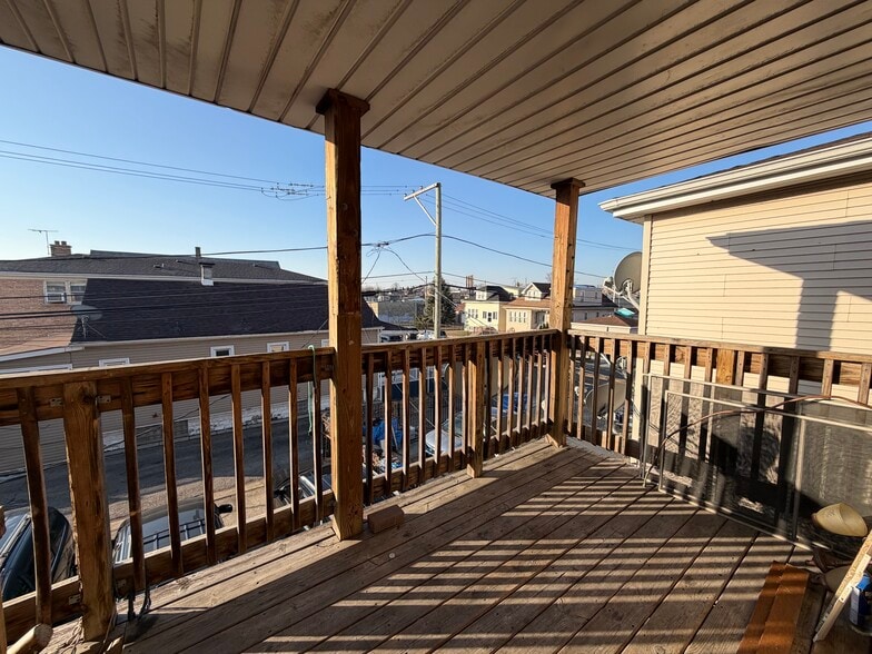 Building Photo - 6323 W Fullerton Ave