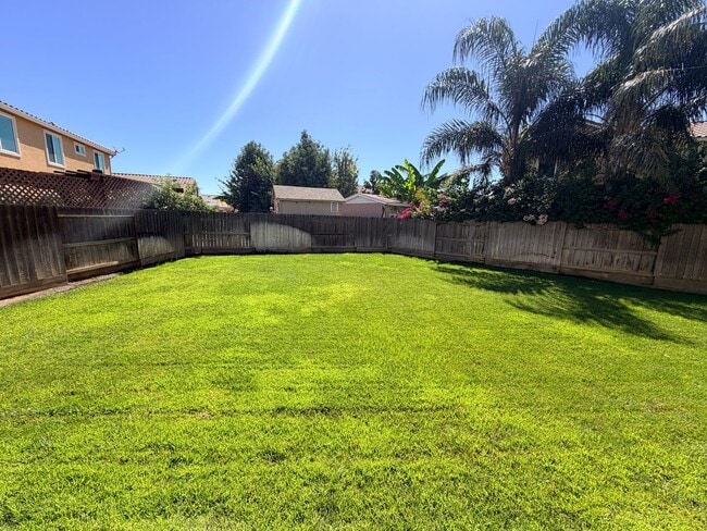 Building Photo - 1587 Manzanita Way