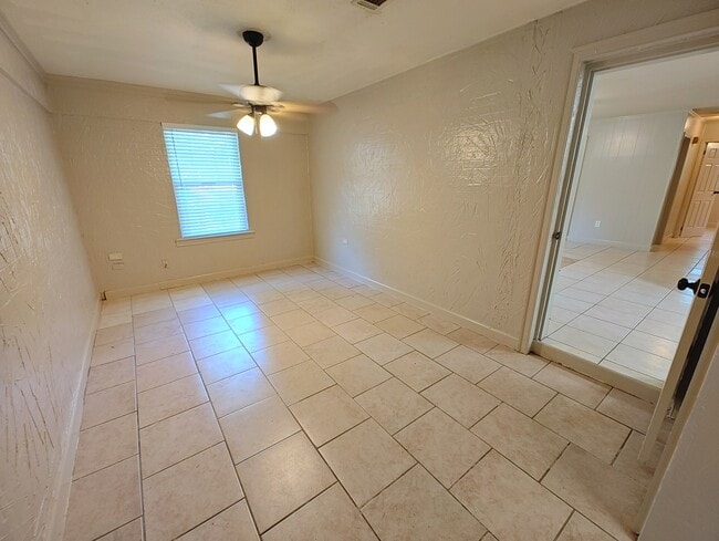 Building Photo - 2111 Arkansas Ave