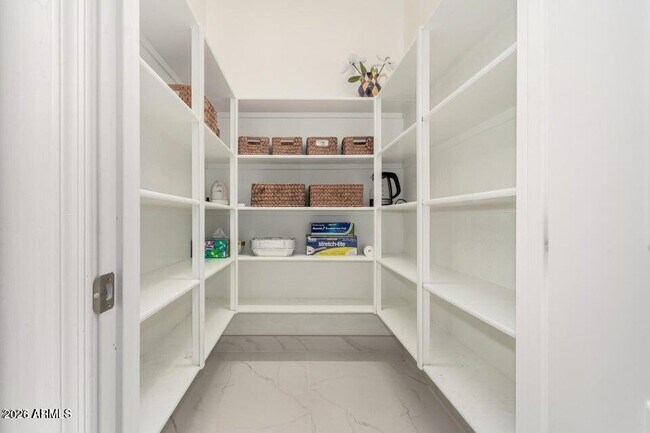 Building Photo - 11312 E Greenway Rd