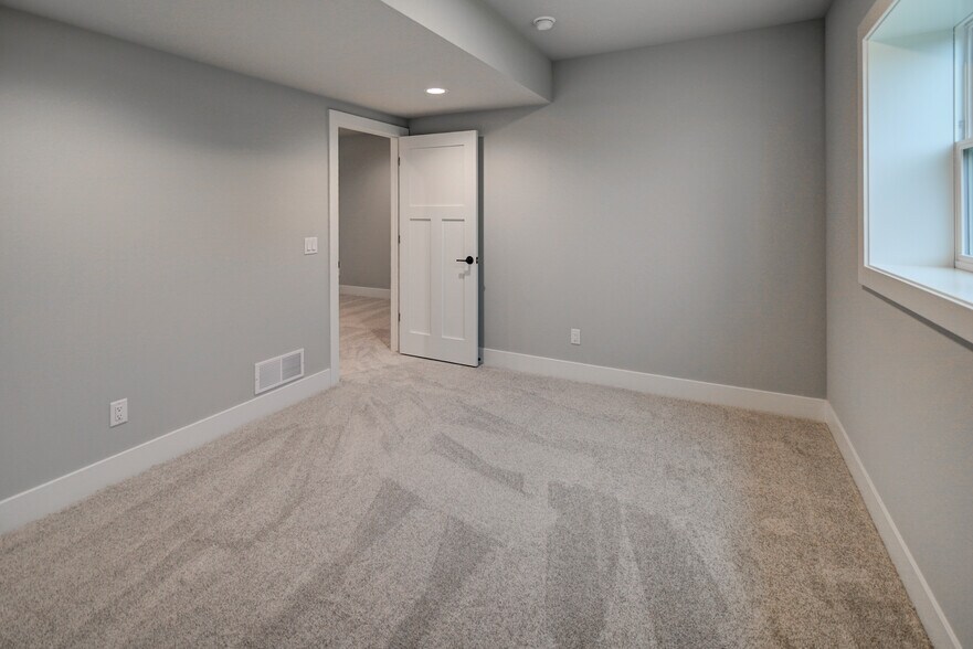 Building Photo - 4795 Lacy Rd