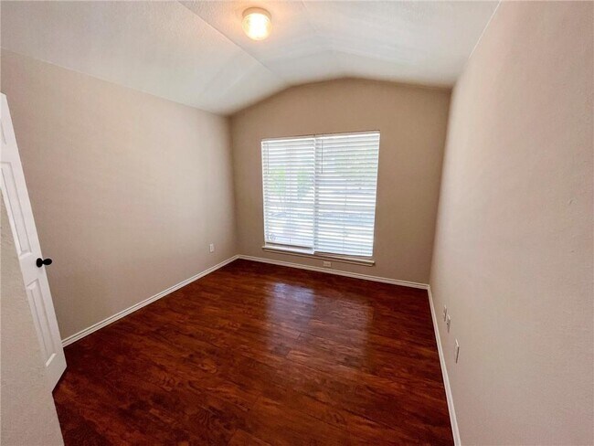 Building Photo - 1011 Burgess Dr
