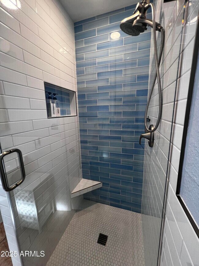 Building Photo - 2435 E Balboa Dr