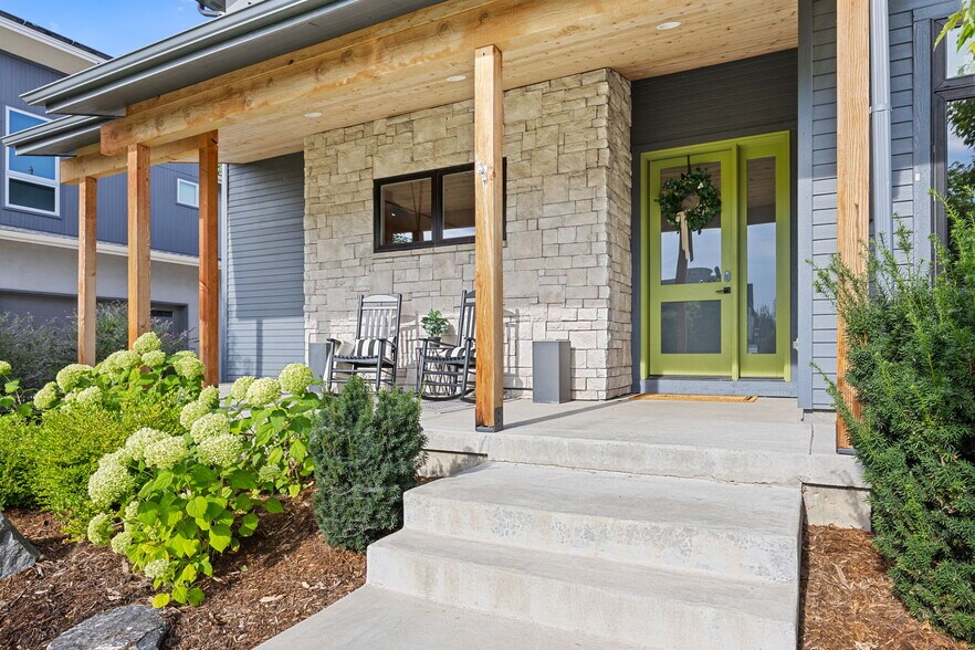 Building Photo - 3681 Paonia St