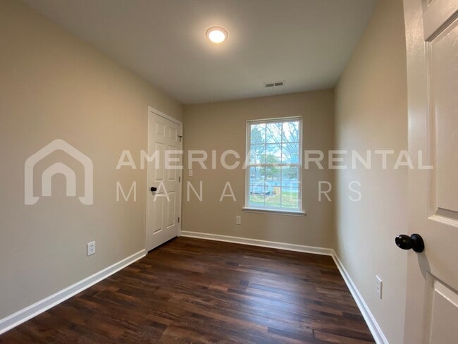 Building Photo - Home for Rent in Cullman! View with 48 Hou...