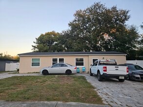 Building Photo - 217 S Alder Dr