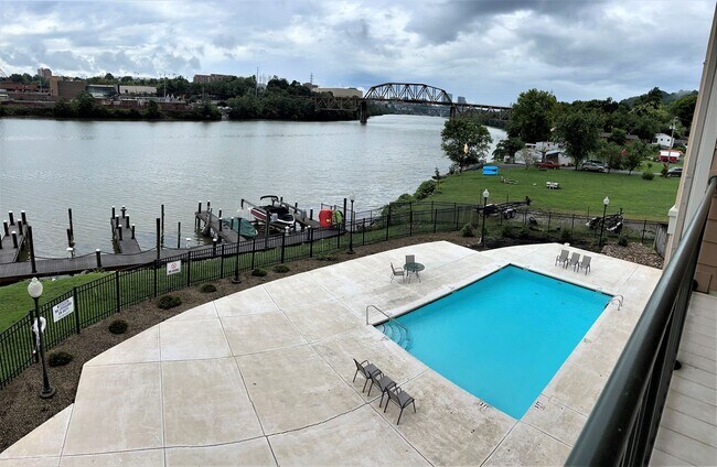 Building Photo - Available Now or FALL 2026! 3BR/2BA includes parking for 2 vehicles.  Fantastic Deal at $2400 per...