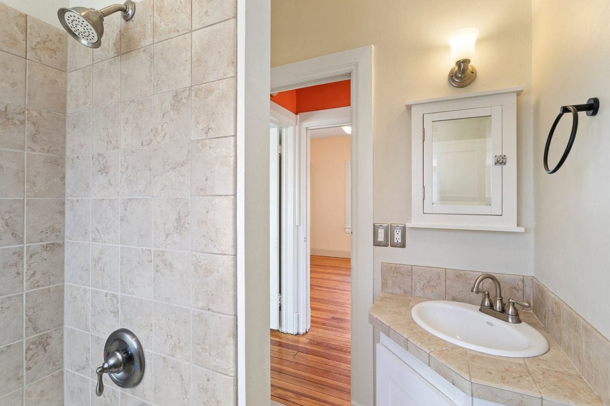 Building Photo - 416 E Espanola St