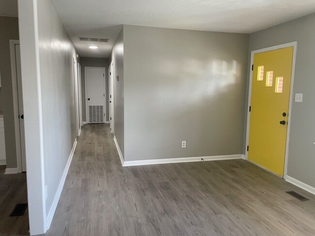 Building Photo - 4709 Cheltenham Rd