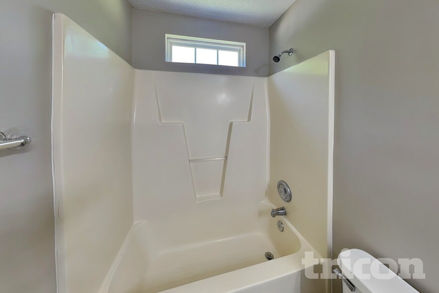 Building Photo - 8820 Kismet Dr