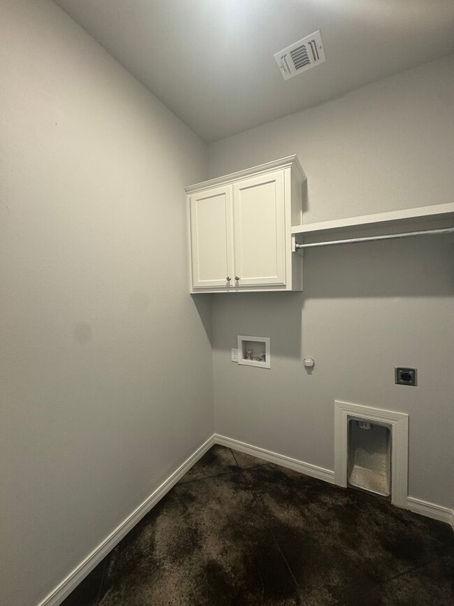 Building Photo - Located in Glendale!!!4bedrooms 2bathrooms 2 car garage NEW Build 2025