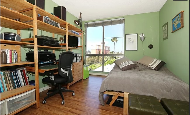Building Photo - 2 Bedroom with View Balcony in Culver City
