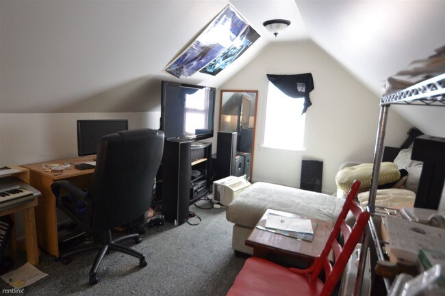 Building Photo - 2341 Eastern Ave SE