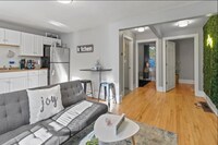 Building Photo - 1722 N Pulaski St