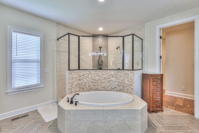 Building Photo - 9141 Holstein Dr