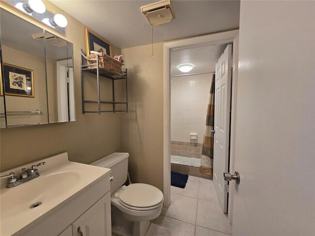 Building Photo - 608 Midway Dr