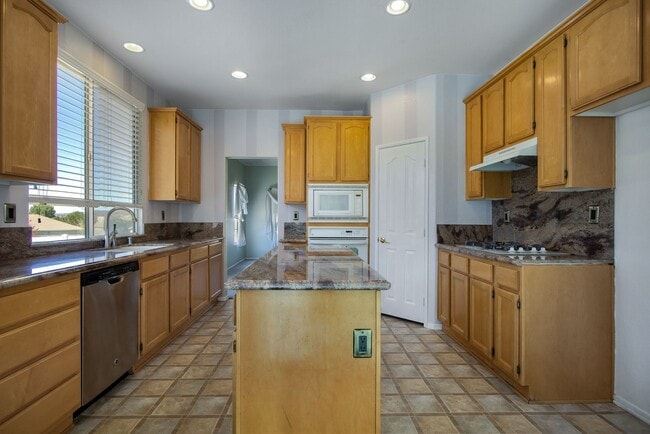 Building Photo - 34122 Courtney Terrace