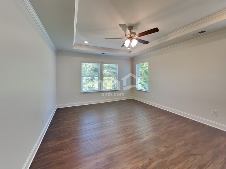 Building Photo - 2102 Windsor Park Ave