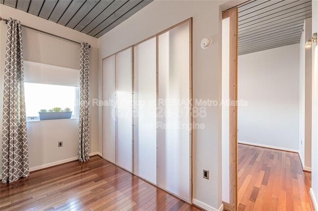 Building Photo - 620 Glen Iris Dr NE