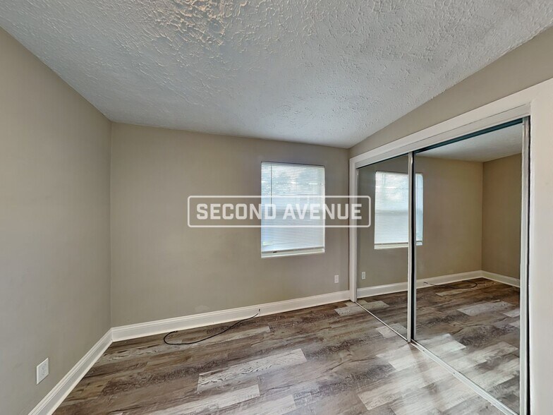 Building Photo - 4144 Katanga Dr N