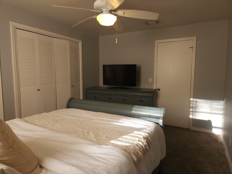 2nd Bedroom - 1713 El Camino Rd