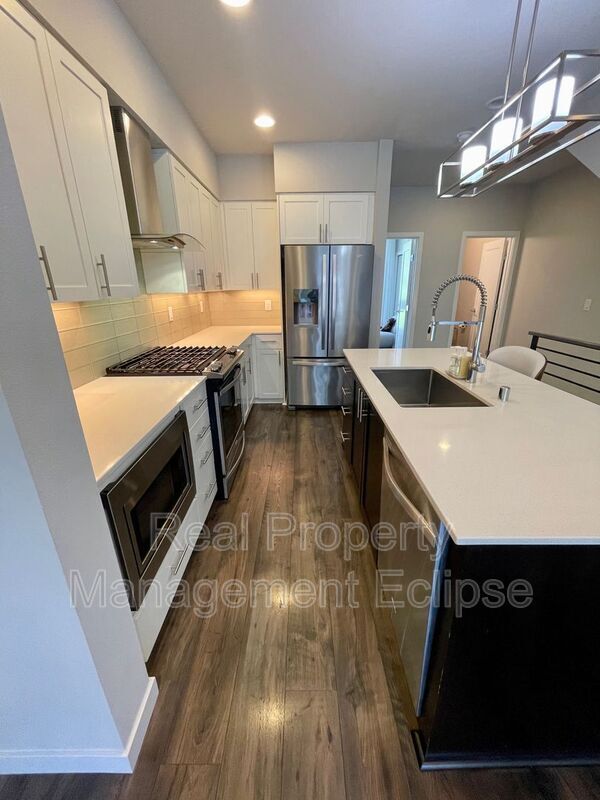 Building Photo - 1525 139th Ct NE