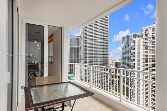 Building Photo - 801 Brickell Key Blvd