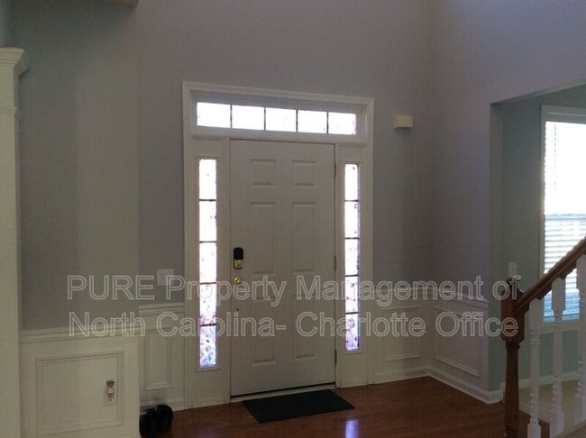 Building Photo - 7713 Noland Woods Dr