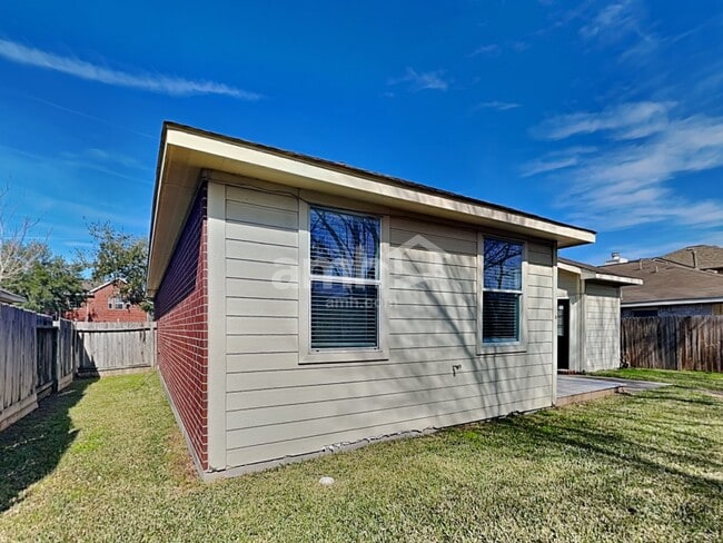 Building Photo - 1119 Chase Park Dr