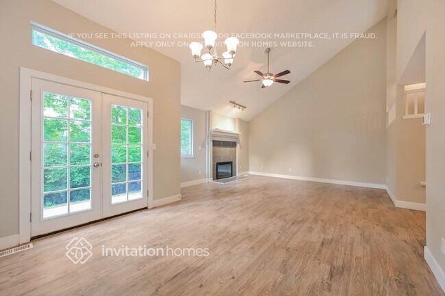 Building Photo - 3289 S Espana Cir