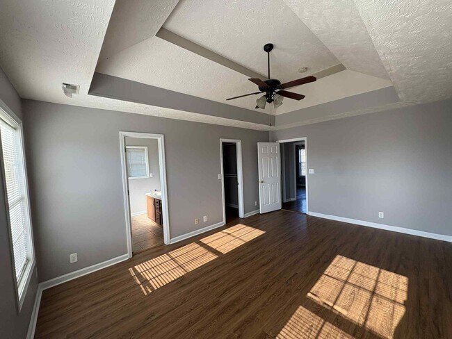 Building Photo - Welcome to Chinook Haven – Your Spacious Retreat Near Fort Campbell!