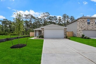 Building Photo - 915 Songbird Ln