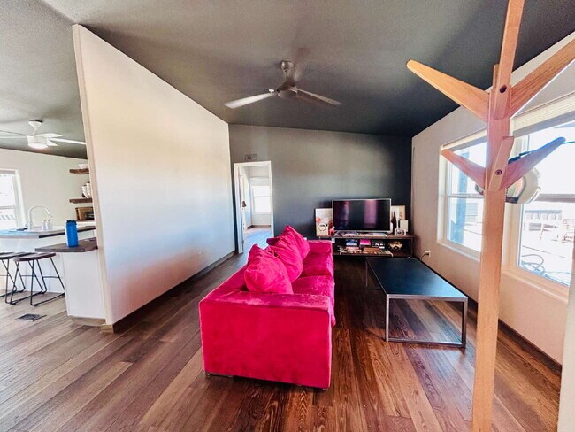 Building Photo - Updated 3 bd, 2 ba on 1.98 Acres with Hot Tub!